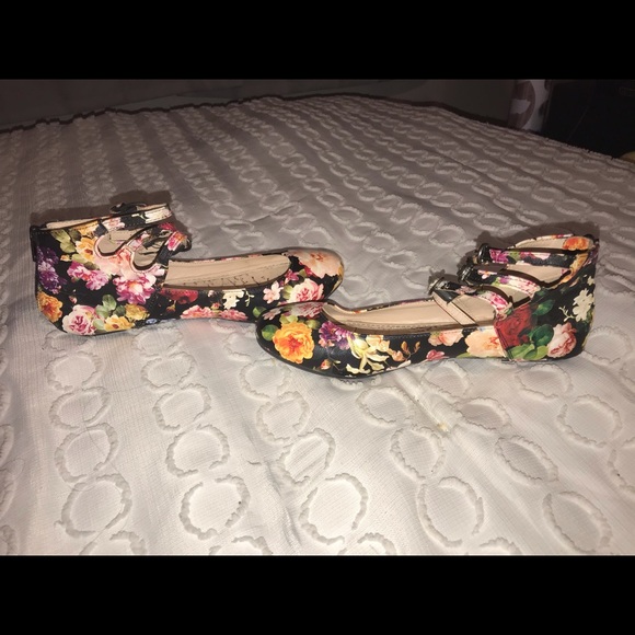 Flats - Picture 3 of 3